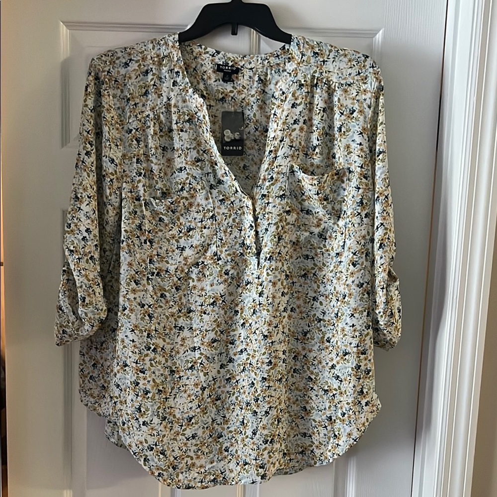 Torrid White Floral Buttoned Harper Blouse